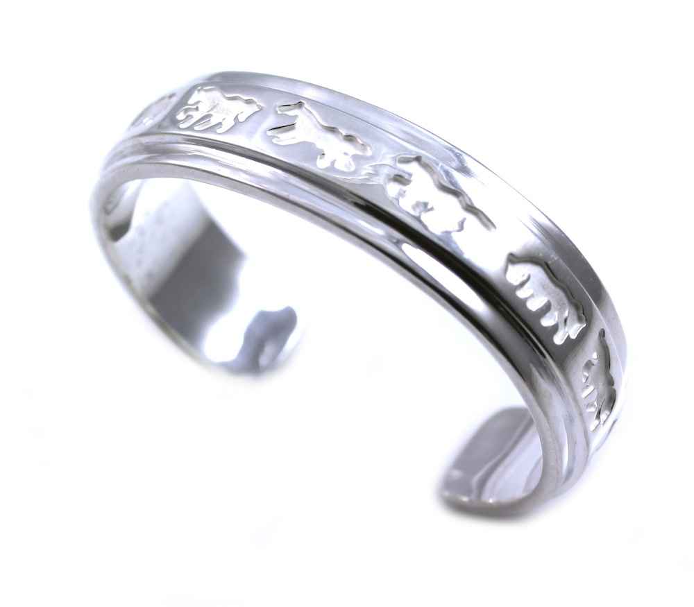 Recessed Narrow Horse Bracelet