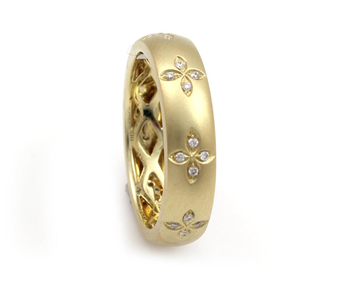Clover Band Ring