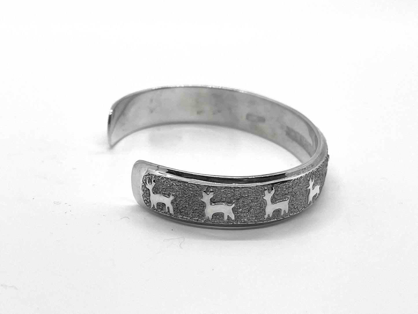 All Metal Narrow Deer Bracelet