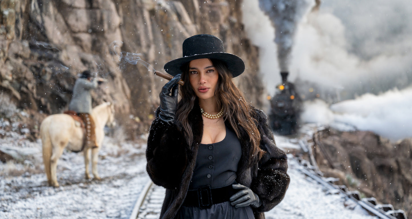 THE GIRL WITH THE CIGAR - Colour