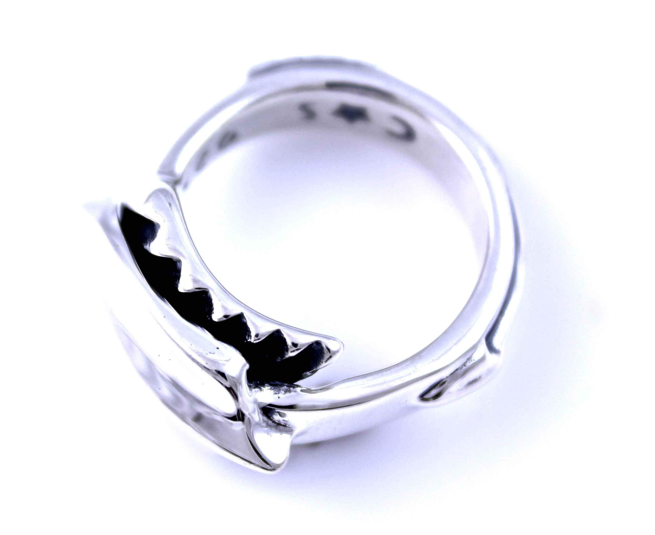 Overlapping Single Arrow Ring